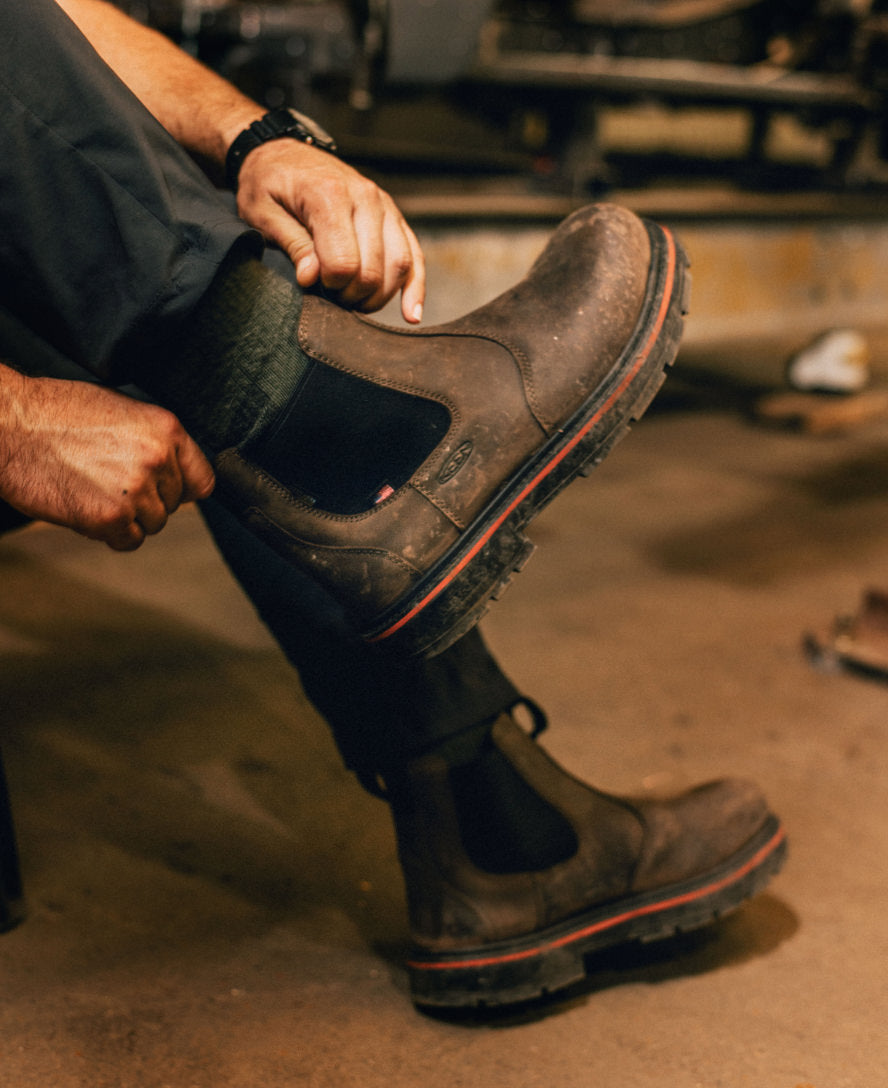 Men's Liberty Chelsea 90° Heel Waterproof Work Boot (Carbon Toe) | Coffee Bean/Black