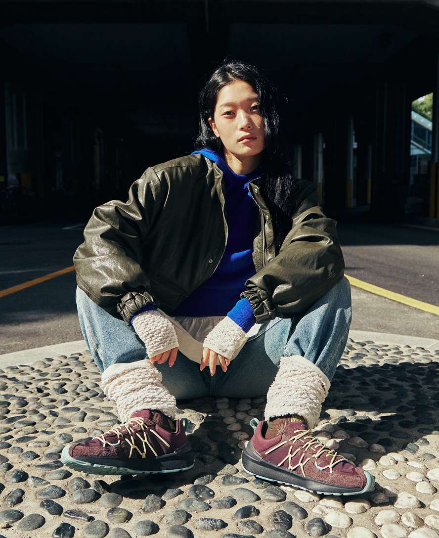Women's UNEEK Trekker Sneaker | Naval Academy/Roasted Pecan